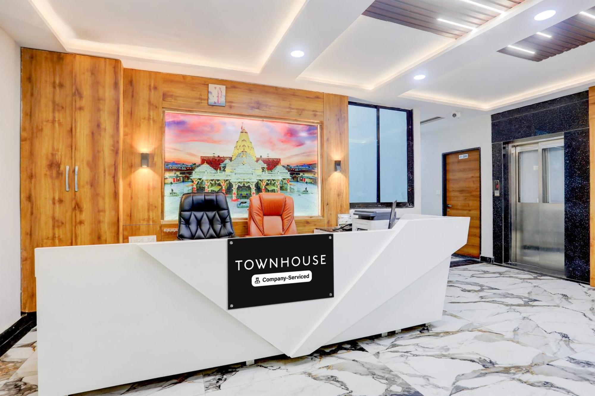 Super Townhouse Ambaji Formerly Hotel Kardhar Inn Екстер'єр фото