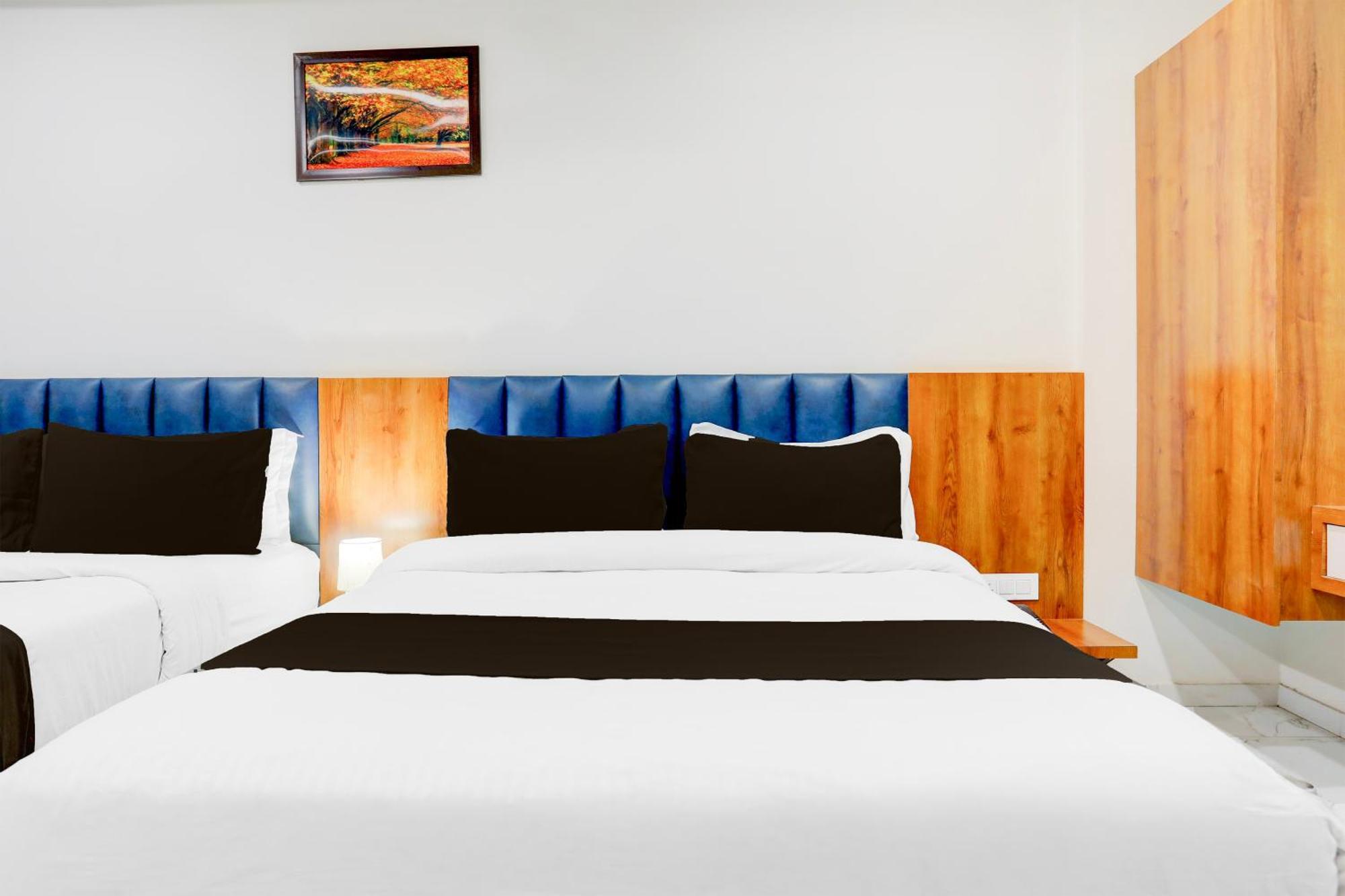 Super Townhouse Ambaji Formerly Hotel Kardhar Inn Екстер'єр фото