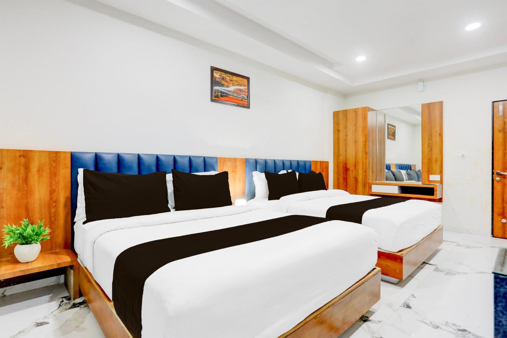 Super Townhouse Ambaji Formerly Hotel Kardhar Inn Екстер'єр фото