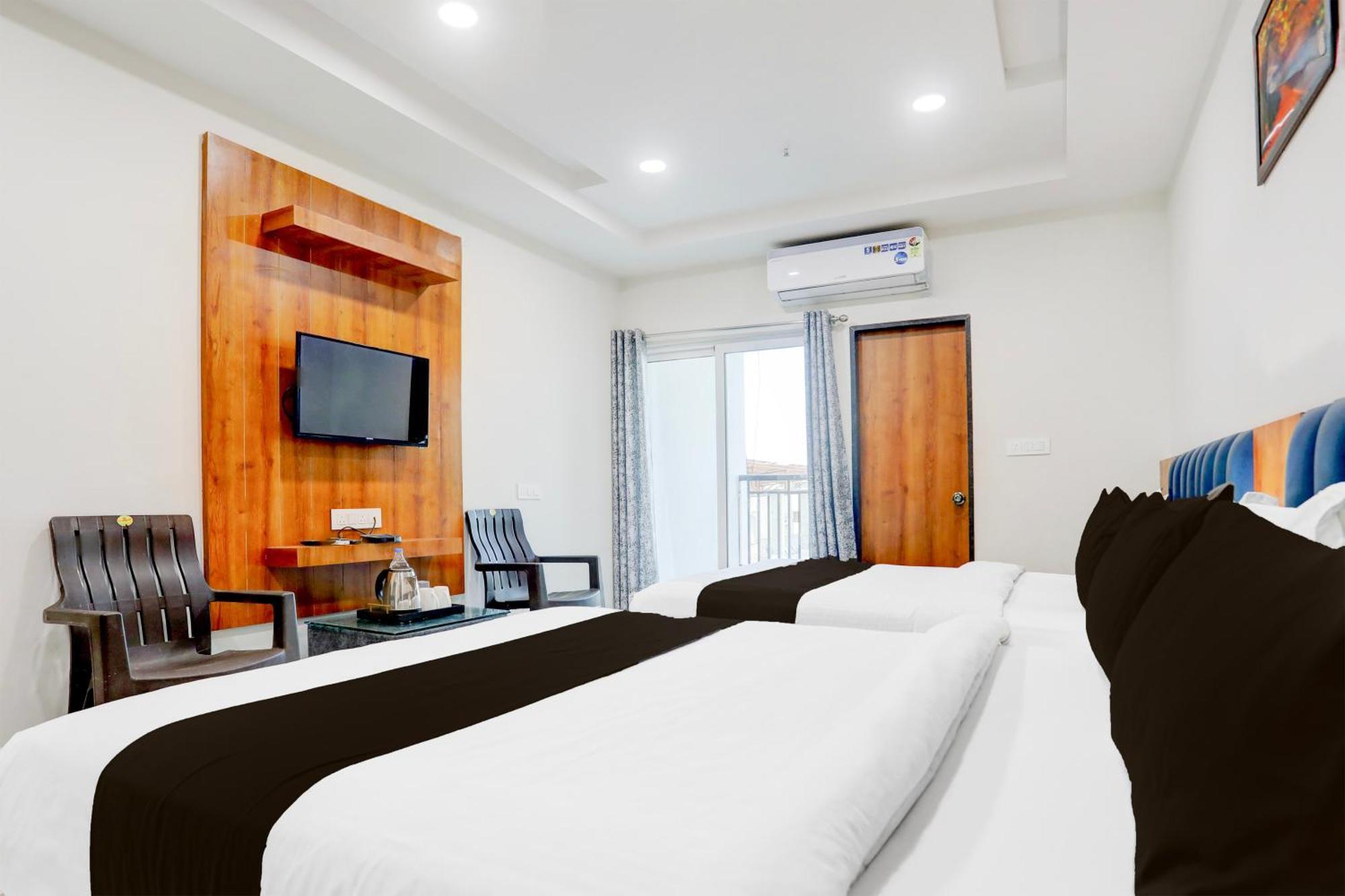 Super Townhouse Ambaji Formerly Hotel Kardhar Inn Екстер'єр фото