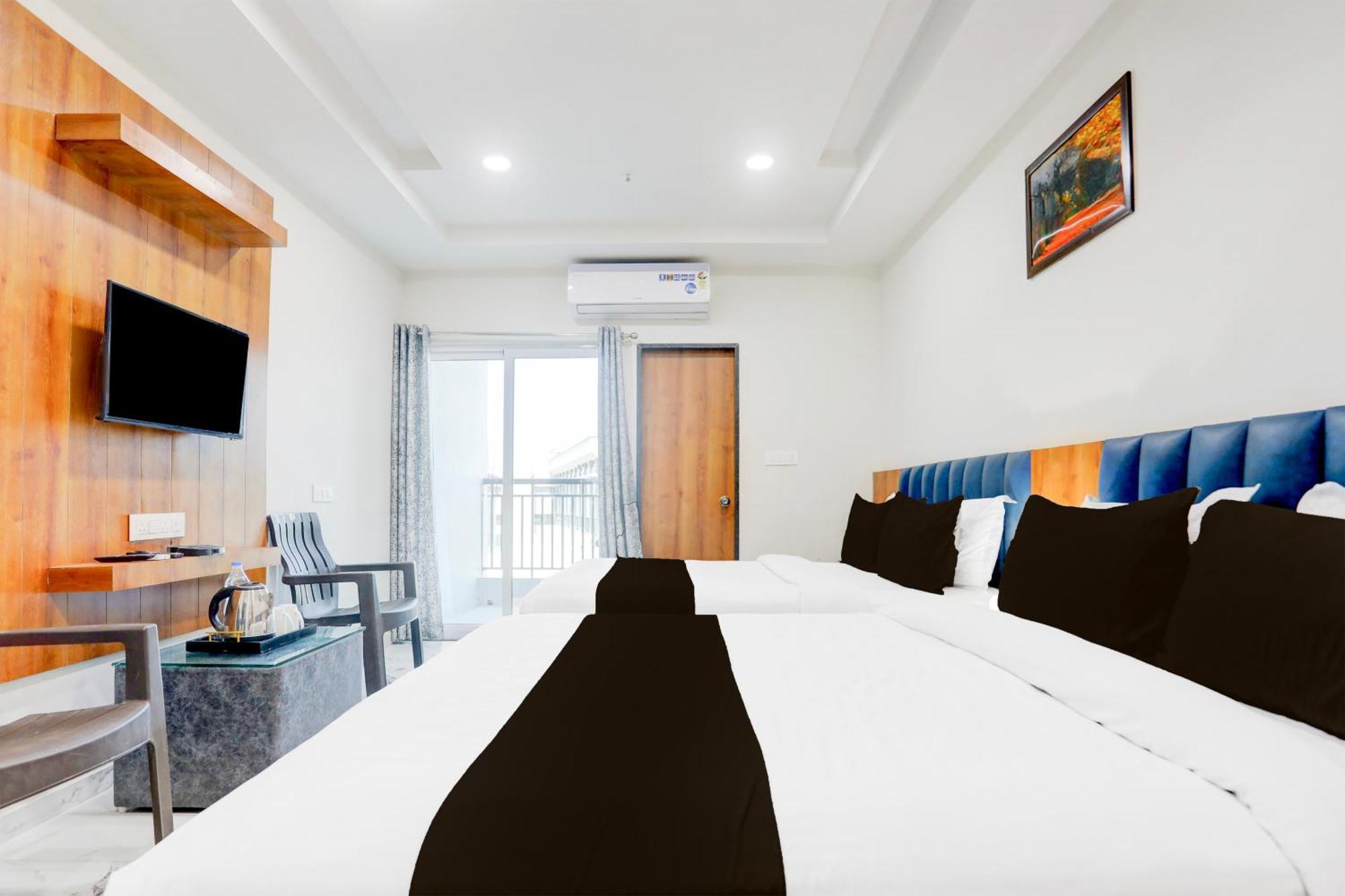 Super Townhouse Ambaji Formerly Hotel Kardhar Inn Екстер'єр фото