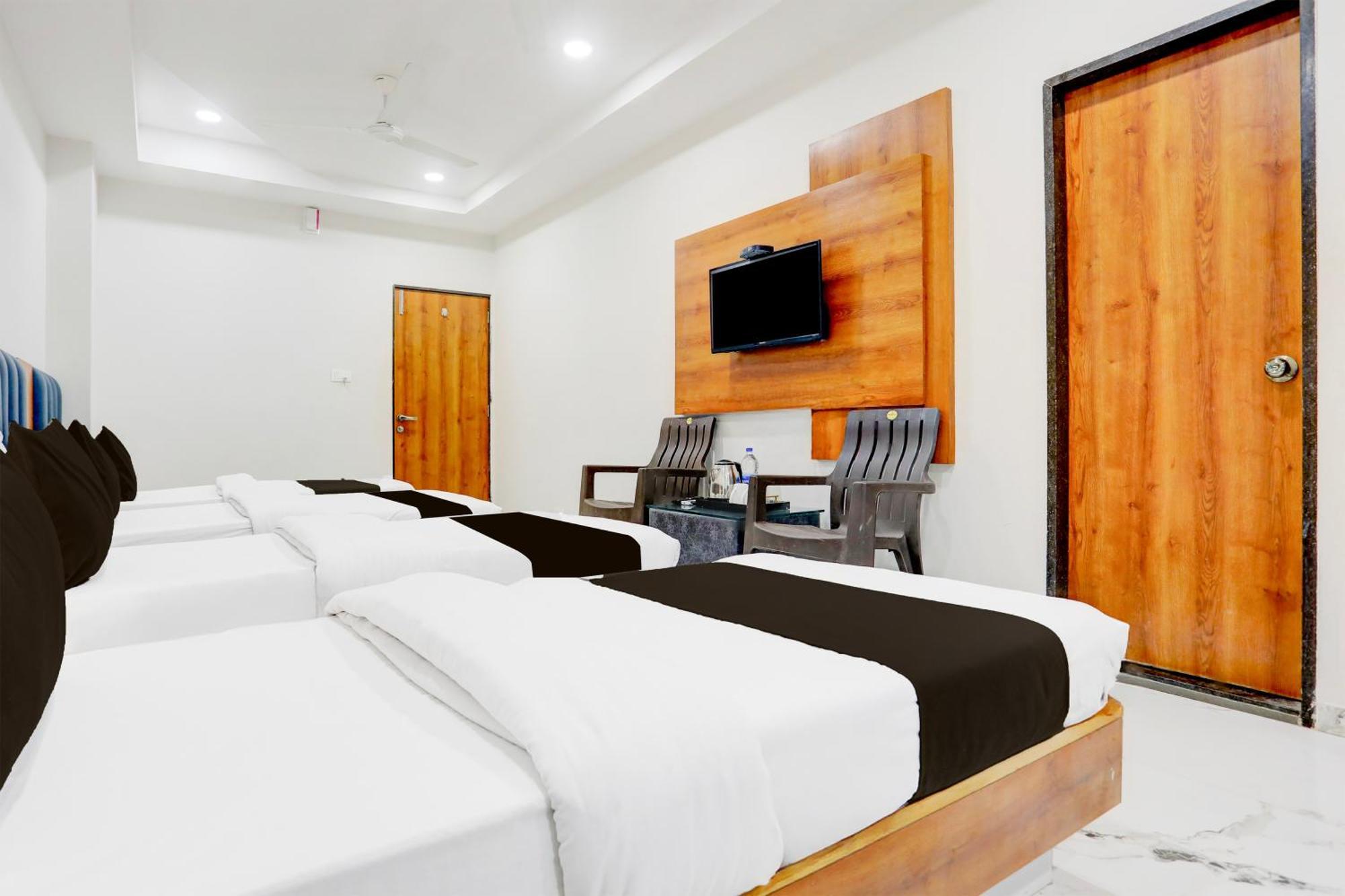 Super Townhouse Ambaji Formerly Hotel Kardhar Inn Екстер'єр фото